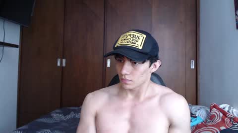 Snapshot of ares_aestheticgod chatting on December 12, 7:37 pm Ares D online show from December 12, 7:37 pm