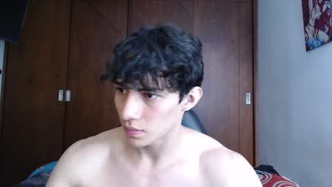 Snapshot of ares_aestheticgod chatting on December 18, 3:55 pm Ares D online show from December 18, 3:55 pm