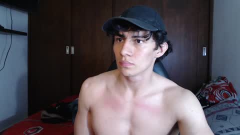 Snapshot of ares_aestheticgod chatting on January 7, 3:46 am Ares D online show from January 7, 3:46 am