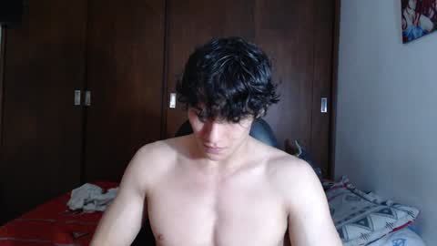 Snapshot of ares_aestheticgod chatting on January 22, 4:34 am Ares D online show from January 22, 4:34 am