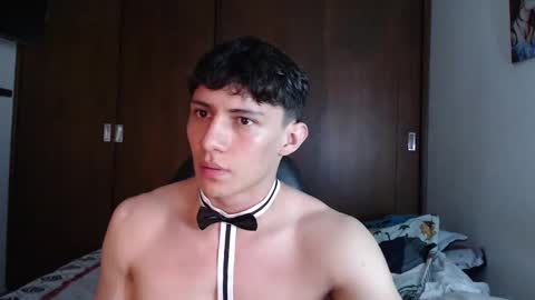 Snapshot of ares_aestheticgod chatting on March 1, 3:32 am Ares D online show from March 1, 3:32 am