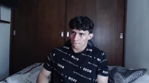 Snapshot of ares_aestheticgod chatting on March 7, 10:54 pm Ares D online show from March 7, 10:54 pm