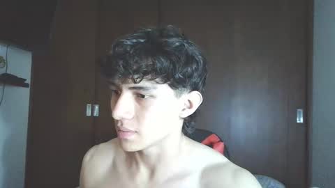 Snapshot of ares_aestheticgod chatting on October 11, 4:22 am Ares D online show from October 11, 4:22 am