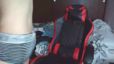 Snapshot of ares_aestheticgod chatting on October 13, 8:20 pm Ares D online show from October 13, 8:20 pm