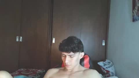 Snapshot of ares_aestheticgod chatting on October 22, 3:18 am Ares D online show from October 22, 3:18 am