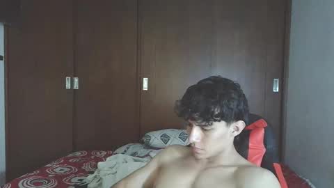 Snapshot of ares_aestheticgod chatting on November 9, 3:27 am Ares D online show from November 9, 3:27 am