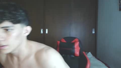 Snapshot of ares_aestheticgod chatting on November 15, 3:26 am Ares D online show from November 15, 3:26 am