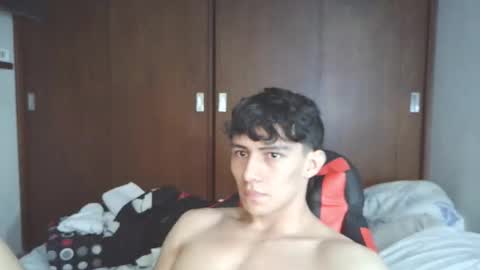 Snapshot of ares_aestheticgod chatting on November 19, 7:47 pm Ares D online show from November 19, 7:47 pm