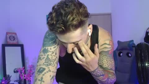 Snapshot of ares_blue chatting on May 11, 2:45 pm ares blue online show from May 11, 2:45 pm