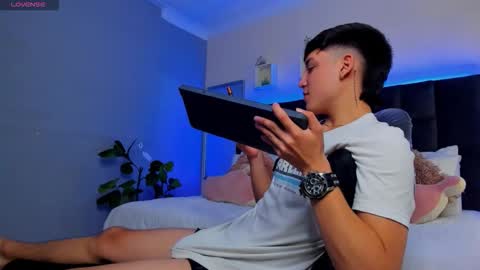 Ares online show from December 5, 3:20 pm