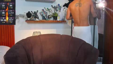 Snapshot of aress444 chatting on October 7, 8:44 am aress444 online show from October 7, 8:44 am