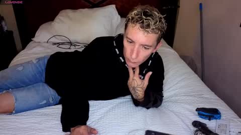 Snapshot of argabright chatting on September 9, 9:53 am argabright online show from September 9, 9:53 am