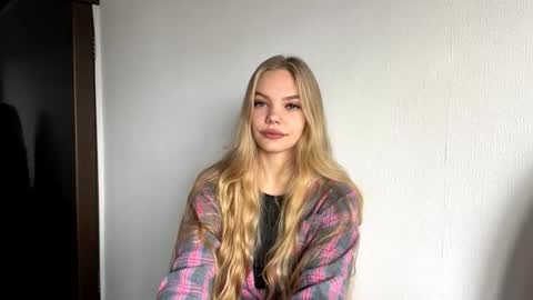 Snapshot of argeliaboivin chatting on November 3, 6:14 am Amelia online show from November 3, 6:14 am