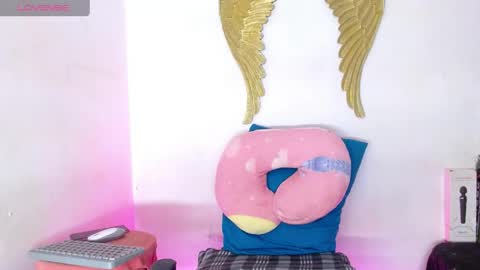 Snapshot of arhyanna_white chatting on April 5, 9:56 pm Sofia thomson online show from April 5, 9:56 pm