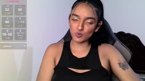Snapshot of ari_20_ chatting on October 1, 11:44 pm Bella online show from October 1, 11:44 pm
