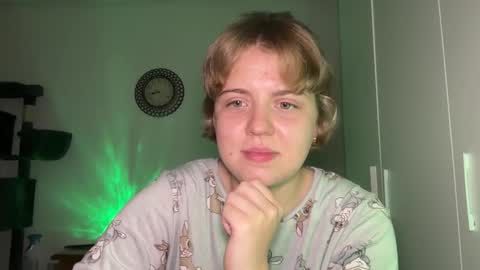 ari_crystal online show from March 11, 6:25 pm