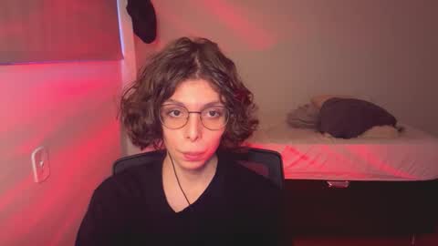Snapshot of ari_dom_femboy chatting on January 11, 10:04 pm Ari online show from January 11, 10:04 pm