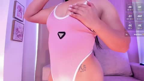 Ari online show from May 27, 2:36 pm
