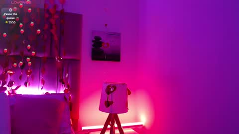 Snapshot of ari_james chatting on March 9, 12:00 am Ahri James online show from March 9, 12:00 am