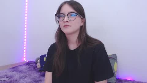 Snapshot of ari_james chatting on September 15, 5:13 pm Ahri James online show from September 15, 5:13 pm