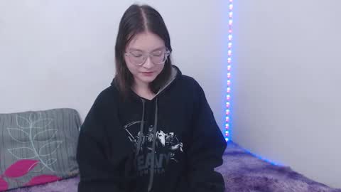 Ahri James online show from November 15, 11:51 am