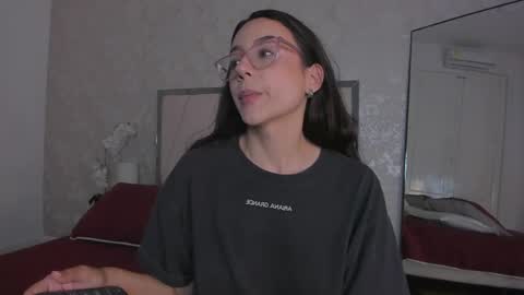 Snapshot of ari_wilde chatting on May 3, 1:06 pm Ari Wilde online show from May 3, 1:06 pm