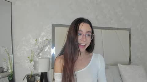 Snapshot of ari_wilde chatting on June 7, 12:20 pm Ari Wilde online show from June 7, 12:20 pm