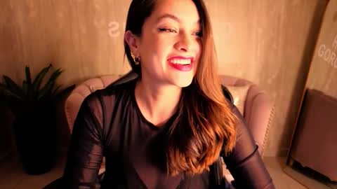 Snapshot of aria95_a chatting on December 15, 8:02 pm Aria95 a online show from December 15, 8:02 pm