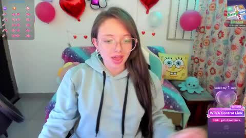 Snapshot of aria_alaia chatting on March 5, 12:38 am Linda online show from March 5, 12:38 am