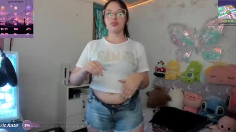 Snapshot of aria_alaia chatting on September 24, 1:09 am Linda online show from September 24, 1:09 am