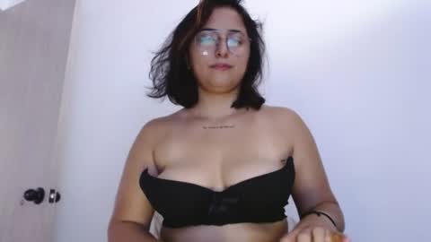 Snapshot of aria_bronw chatting on July 21, 2:08 pm AriaBronw online show from July 21, 2:08 pm