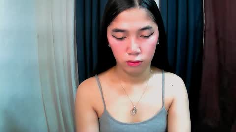 Snapshot of aria_fucks chatting on December 16, 4:06 am ARIA online show from December 16, 4:06 am