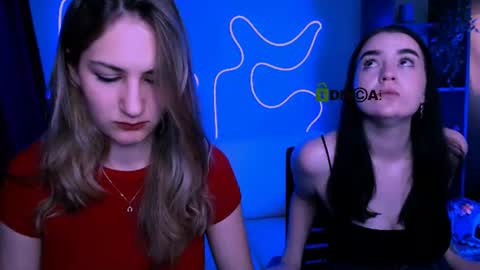 Snapshot of aria_glow chatting on June 19, 7:06 pm Aria online show from June 19, 7:06 pm