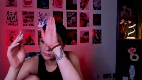 Snapshot of aria_glow chatting on July 23, 1:58 am Aria online show from July 23, 1:58 am