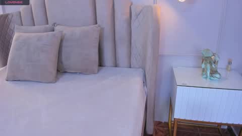 Snapshot of aria_greco chatting on December 18, 2:53 am Aria  online show from December 18, 2:53 am