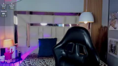 Aria Jones online show from May 4, 9:11 pm