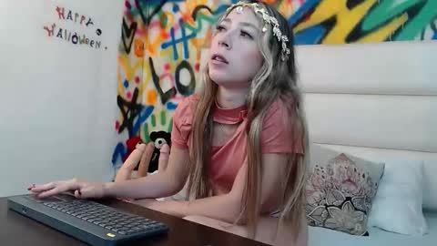 Snapshot of aria_martiin chatting on November 9, 1:20 pm aria online show from November 9, 1:20 pm