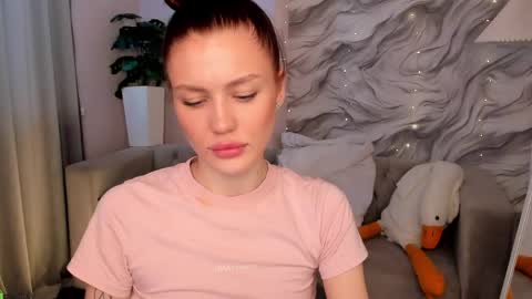 Snapshot of aria_mila chatting on May 15, 5:36 am aria_mila online show from May 15, 5:36 am