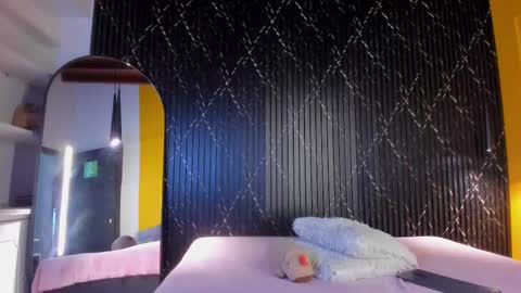 Aria Millers  online show from October 31, 11:22 am