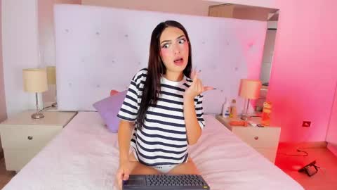 Aria online show from April 23, 10:25 am