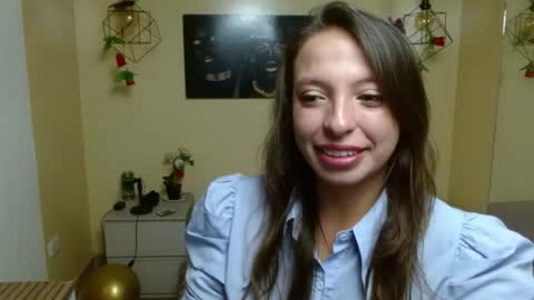 Snapshot of aria_susane chatting on May 13, 12:24 pm aria_susane online show from May 13, 12:24 pm