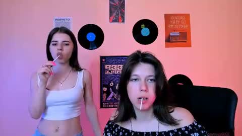 aria_wild_ online show from June 14, 7:27 pm