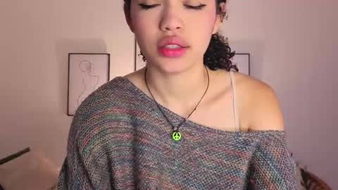 Snapshot of ariaa_23 chatting on September 28, 1:27 pm ariaa_23 online show from September 28, 1:27 pm