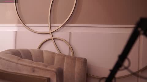 Ariaa online show from November 12, 6:41 pm