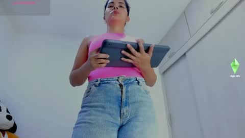 ariacoral online show from May 3, 1:17 pm
