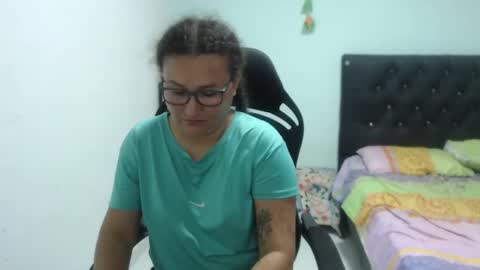 ...Ariana... online show from November 4, 6:40 pm