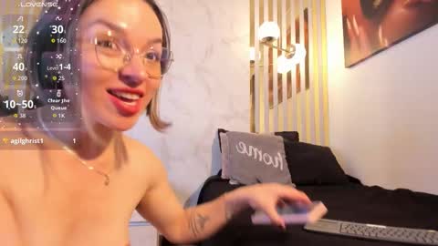 aria  online show from February 10, 7:29 pm