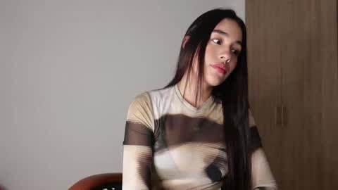 Snapshot of ariamontgomeryyy chatting on November 17, 1:33 am Aria Montgomery online show from November 17, 1:33 am