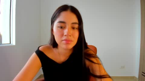 Snapshot of ariamontgomeryyy chatting on June 2, 10:01 pm Aria Montgomery online show from June 2, 10:01 pm