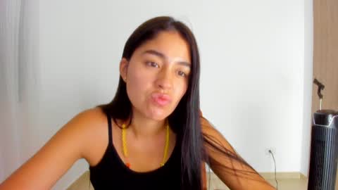 Snapshot of ariamontgomeryyy chatting on June 15, 12:02 am Aria Montgomery online show from June 15, 12:02 am